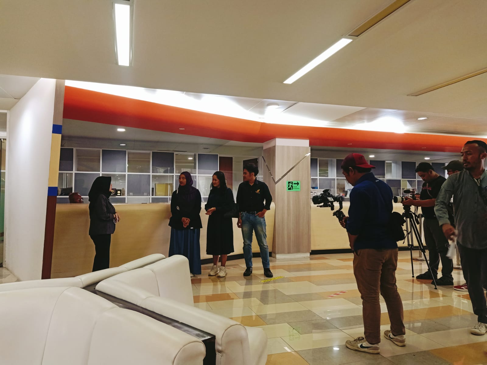 Kegiatan Syuting TVRI Jawa Barat di UPT Perpustakaan ITB