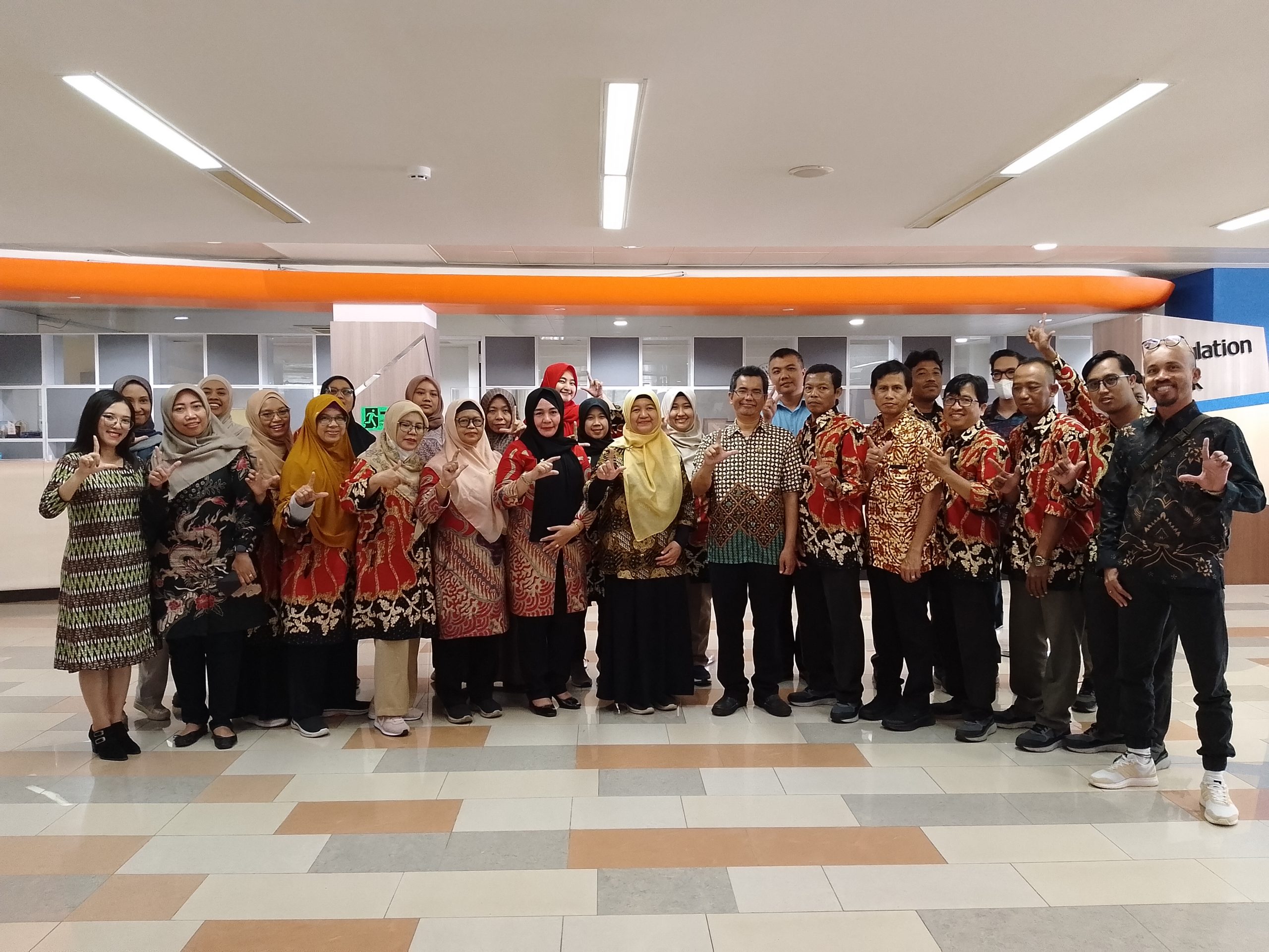 UPT Perpustakaan ITB Menerima Kunjungan UPT Perpustakaan Universitas Negeri Jakarta dalam Rangka Patok Banding