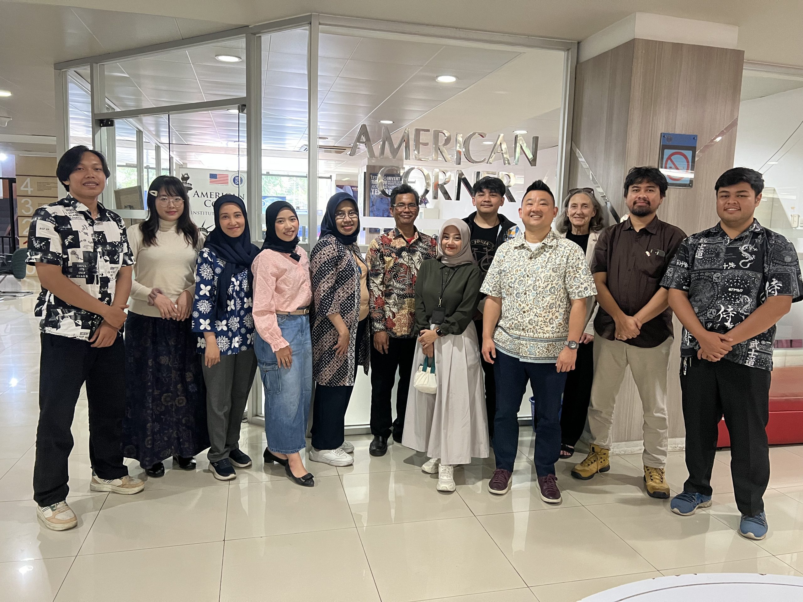 Kunjungan tim American Spaces, Kedutaan Besar Amerika Serikat Jakarta ke American Corner UPT Perpustakaan ITB