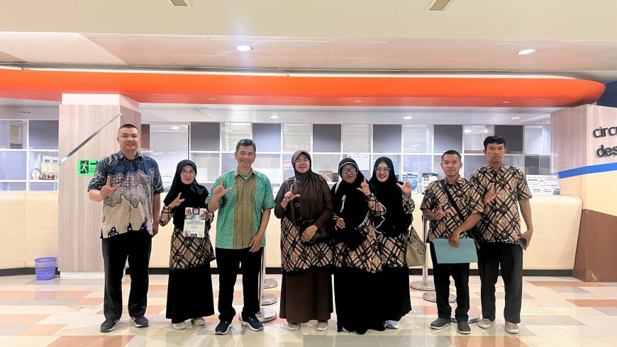 Kunjungan UPA Perpustakaan Universitas Trunojoyo Madura ke UPT Perpustakaan ITB