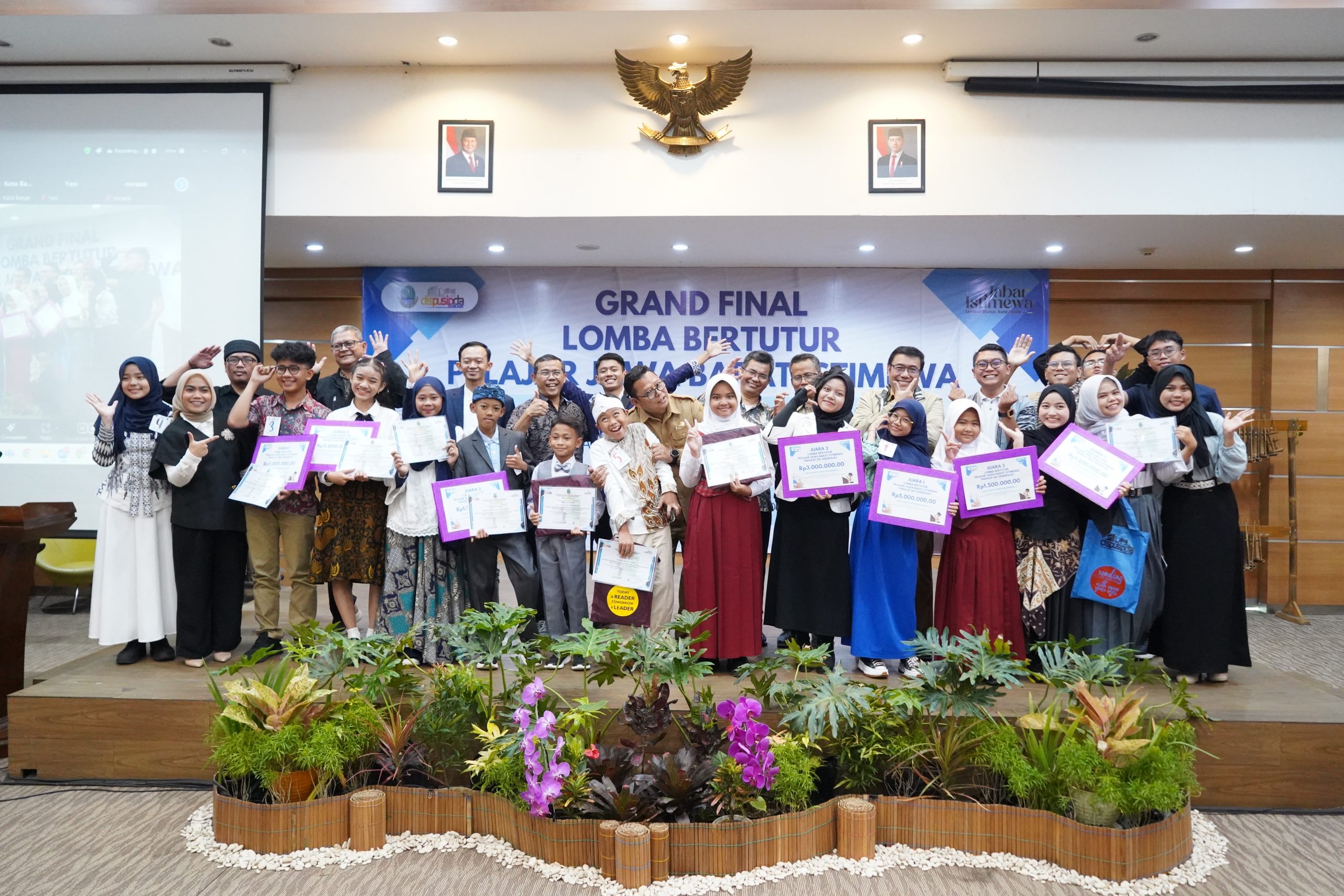Kepala UPT Perpustakaan ITB Jadi Juri Grand Final Lomba Bertutur Pelajar Jawa Barat Istimewa 2025