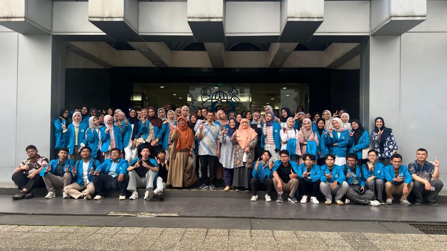 UPT Perpustakaan Menerima Kunjungan Mahasiswa Prodi Ilmu Perpustakaan UIN Syarif Hidayatullah Jakarta