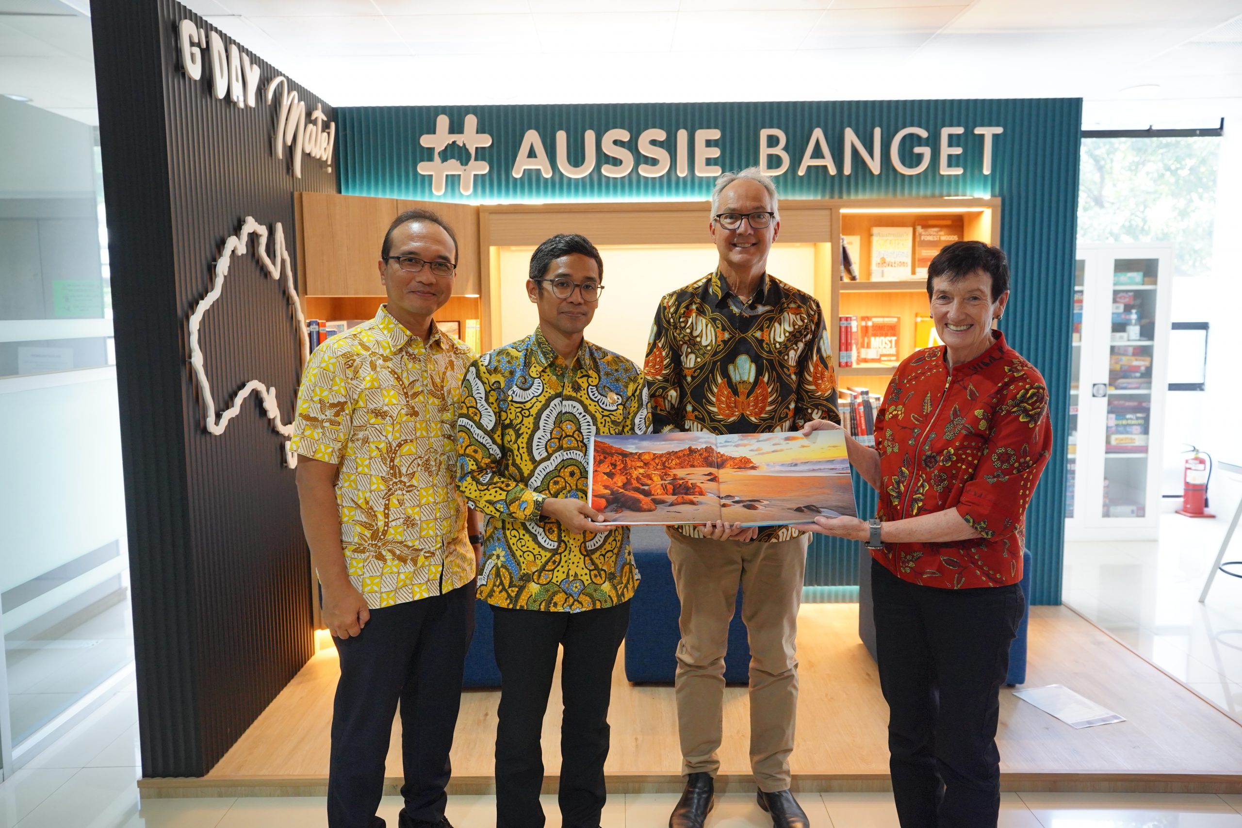 Kunjungan Kedutaan Besar Australia ke Aussie Banget Corner Perkuat Internasionalisasi ITB