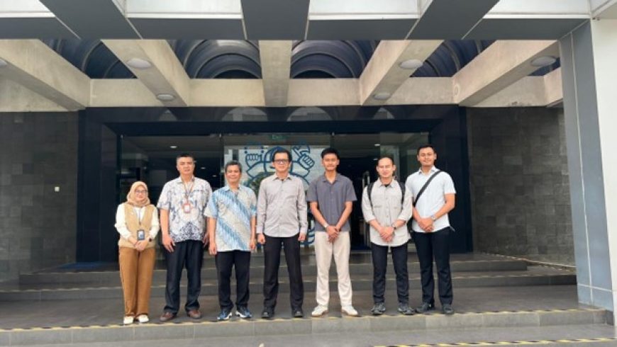 Benchmarking Digital Library: UPT Perpustakaan Sambut Kunjungan Tim Pusat Penelitian dan Pengembangan BIN